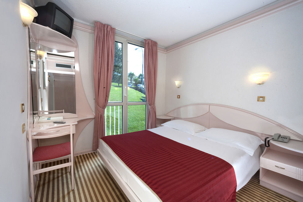 Hotel Zorna Plava Laguna 포레치 외부 사진